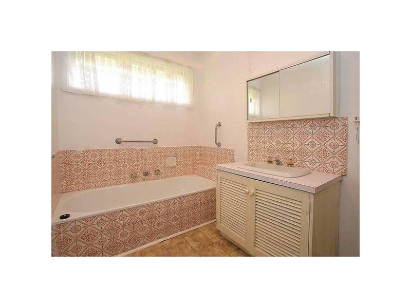 9 Menin Road, Monbulk VIC 3793