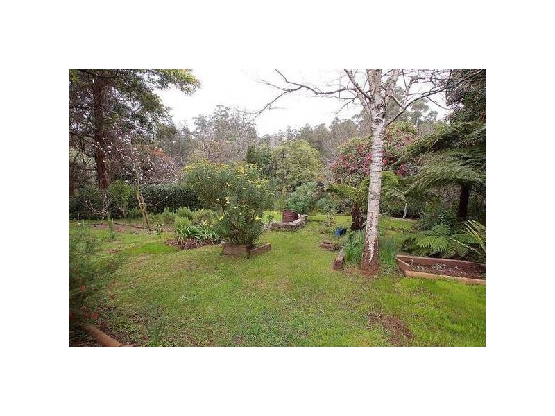 9 Menin Road, Monbulk VIC 3793