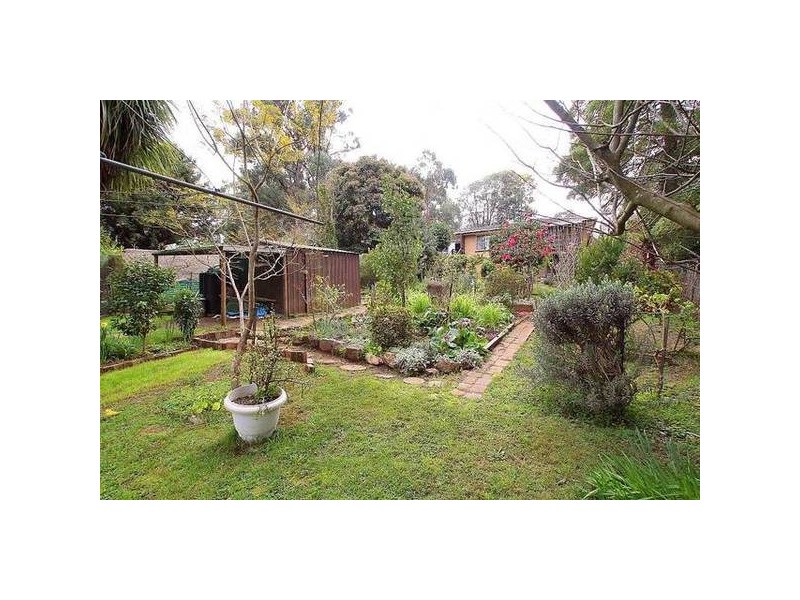 9 Menin Road, Monbulk VIC 3793