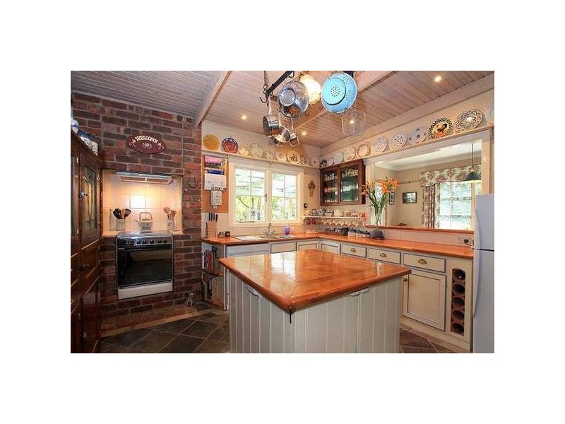 98-100 Alexander Avenue, Upwey VIC 3158