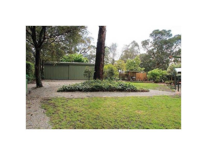 98-100 Alexander Avenue, Upwey VIC 3158