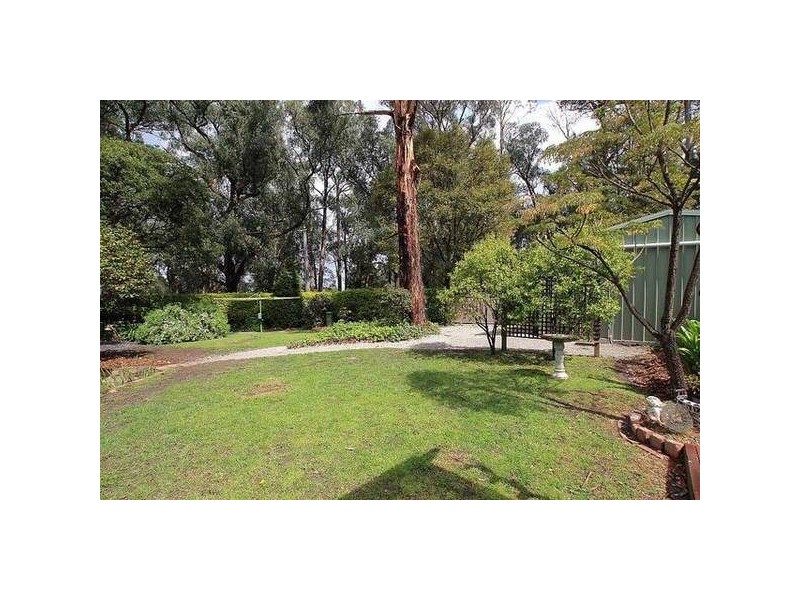 98-100 Alexander Avenue, Upwey VIC 3158
