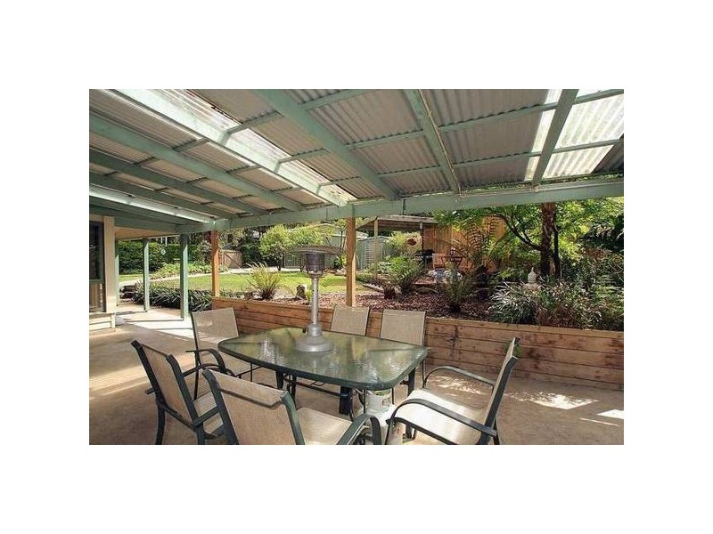 98-100 Alexander Avenue, Upwey VIC 3158