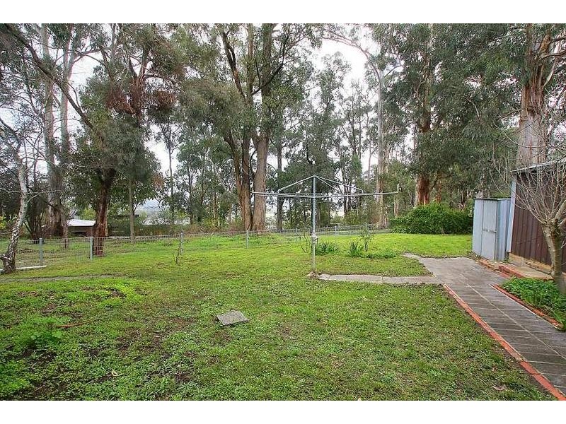 42 SCHOOL ROAD, Menzies Creek VIC 3159