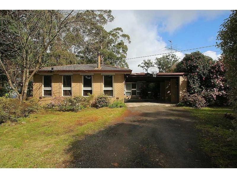 42 SCHOOL ROAD, Menzies Creek VIC 3159