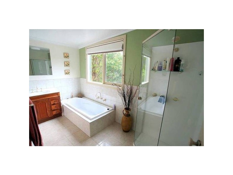 7 Douglas Crescent, Monbulk VIC 3793