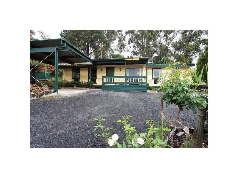 7 Douglas Crescent, Monbulk VIC 3793