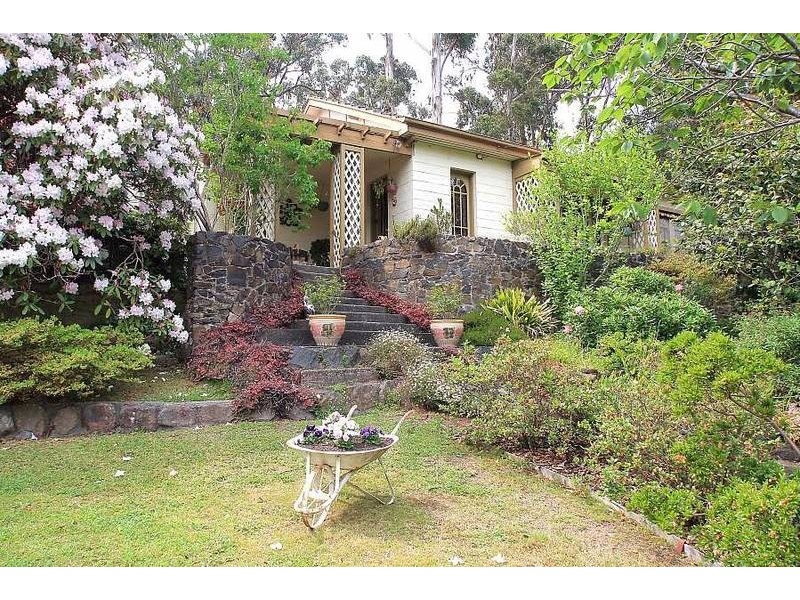 50 Mast Gully Road, Upwey VIC 3158