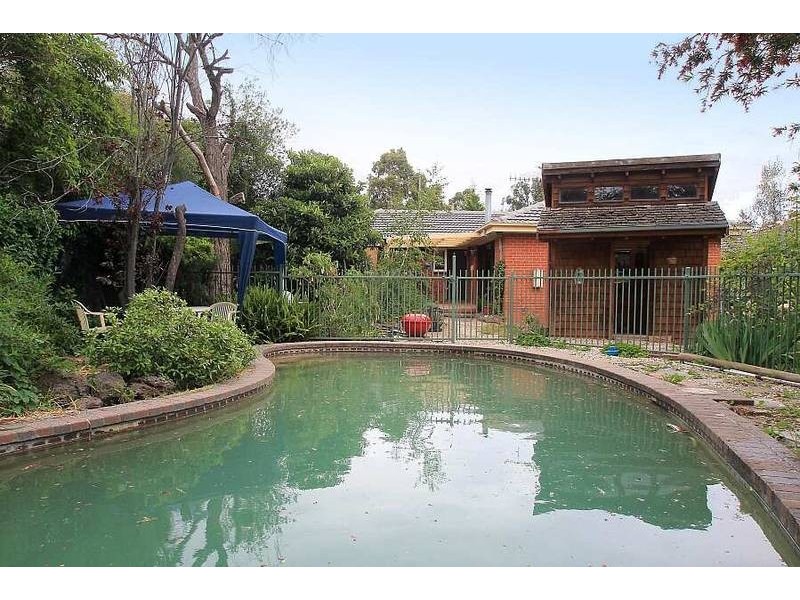 17 Winwood Drive, Ferntree Gully VIC 3156