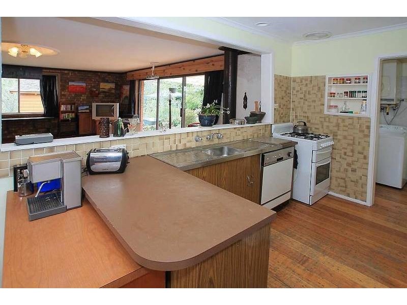17 Winwood Drive, Ferntree Gully VIC 3156
