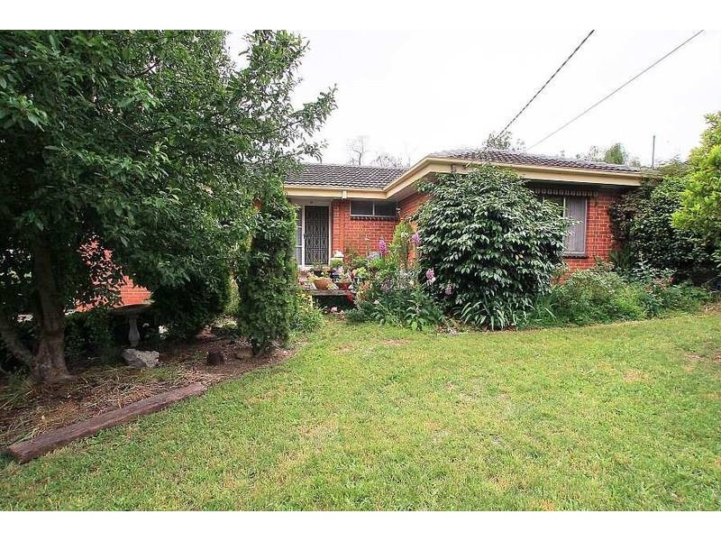 17 Winwood Drive, Ferntree Gully VIC 3156