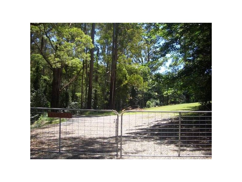 4 Farndons Road, Mount Dandenong VIC 3767