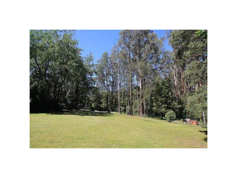 4 Farndons Road, Mount Dandenong VIC 3767