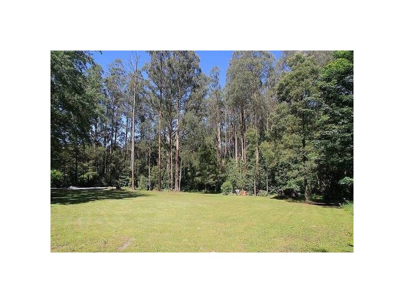 4 Farndons Road, Mount Dandenong VIC 3767