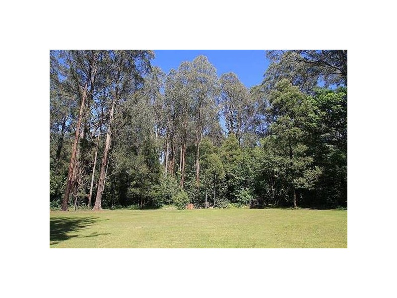 4 Farndons Road, Mount Dandenong VIC 3767