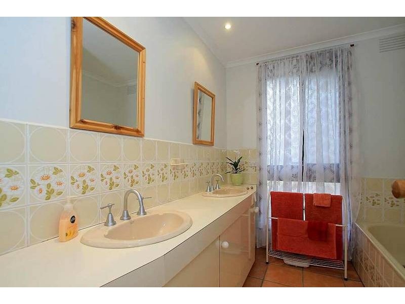 1049 Wellington Road, Belgrave South VIC 3160