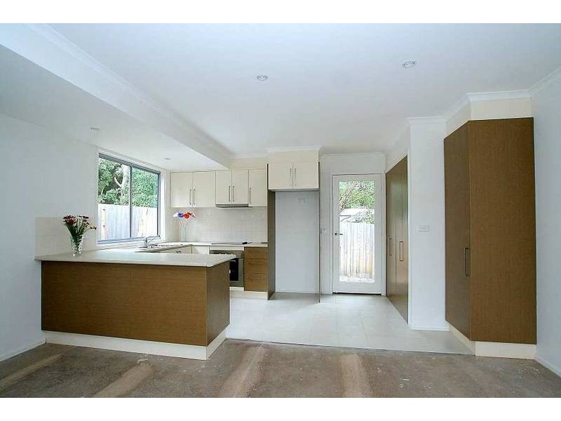 4/10 Alvina Street, Ferntree Gully VIC 3156