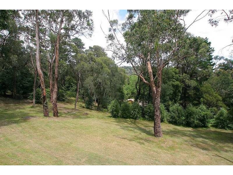 8 Maple Avenue, Belgrave VIC 3160