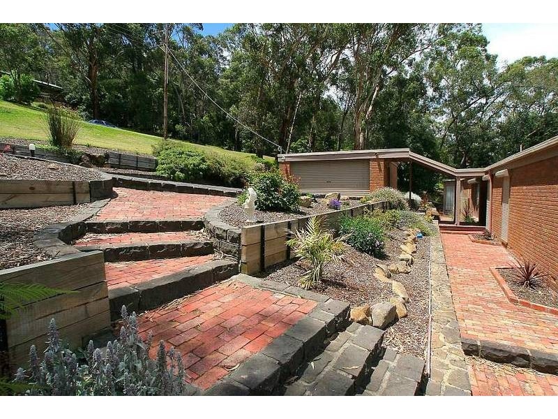 8 Maple Avenue, Belgrave VIC 3160