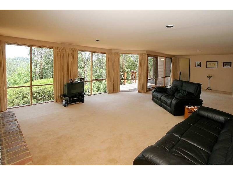 8 Maple Avenue, Belgrave VIC 3160