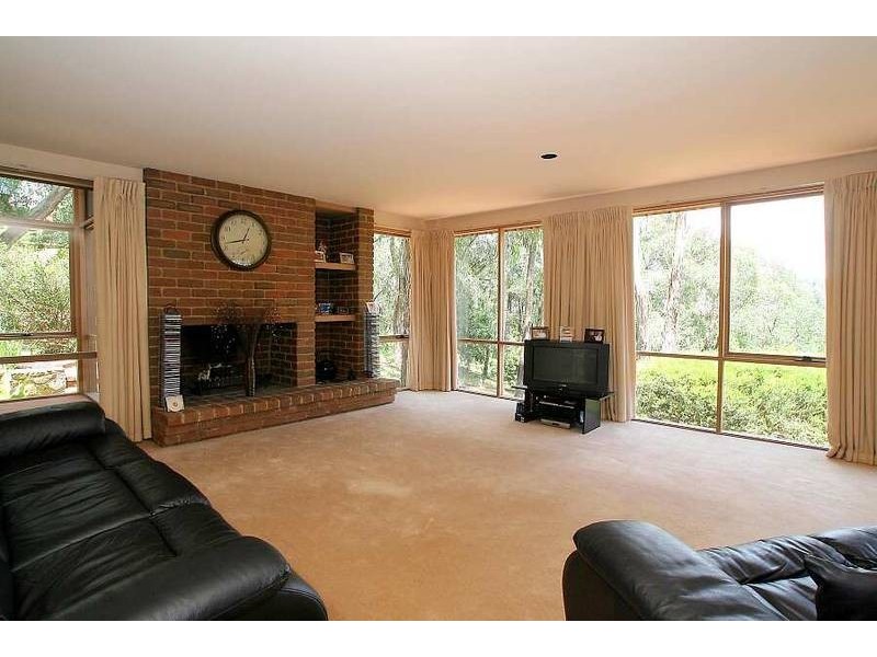 8 Maple Avenue, Belgrave VIC 3160