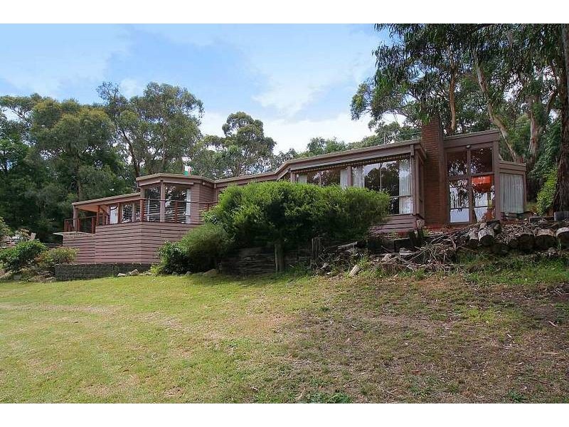8 Maple Avenue, Belgrave VIC 3160