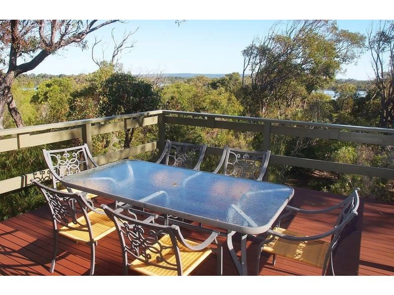 12 Clements Crescent, Molloy Island WA 6290