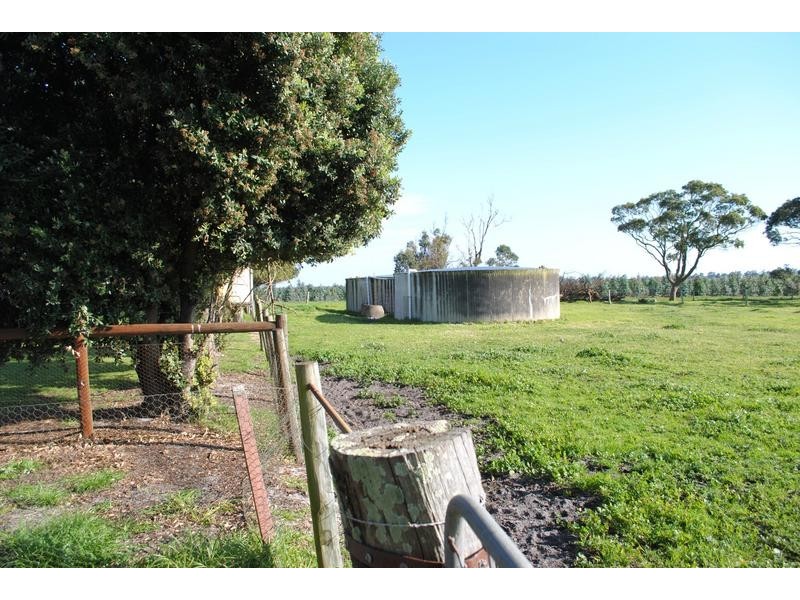 Sus Loc 24 Marsh Road, Nillup WA 6288