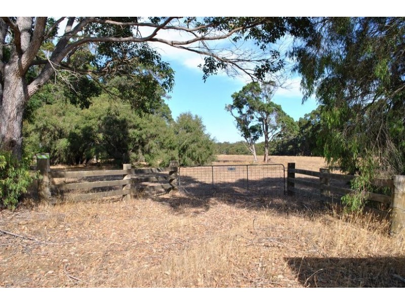 99 Cusack Road, Nillup WA 6288