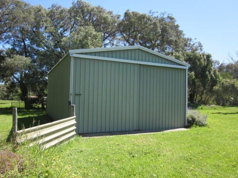 33 Webb Place, East Augusta WA 6290