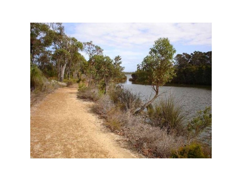 155 Clements Crescent, Molloy Island WA 6290