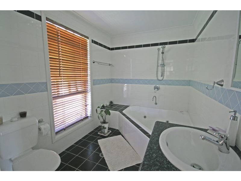 13 Major Mitchell Drive, Gulmarrad NSW 2463