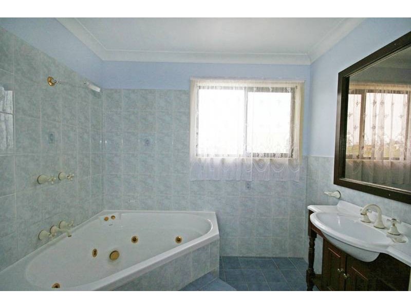 2 Poinsettia Crescent, Brooms Head NSW 2463