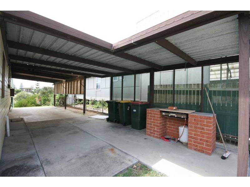 2 Poinsettia Crescent, Brooms Head NSW 2463