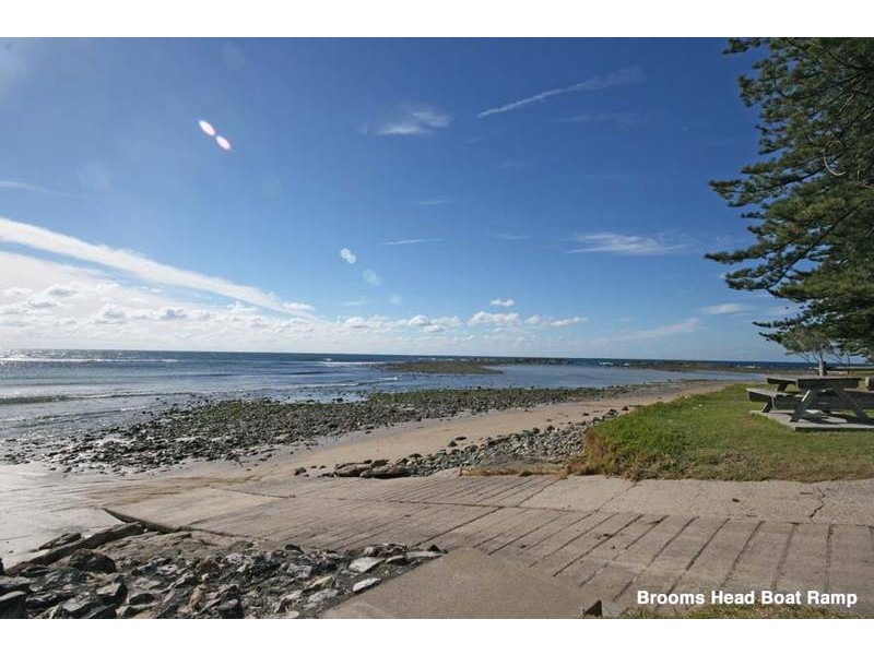 Brooms Head NSW 2463