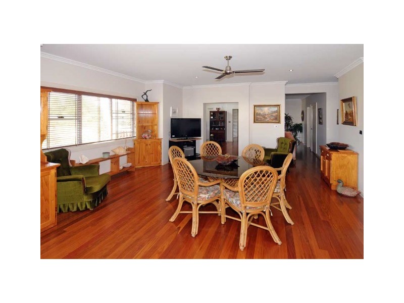 9 Whispering Pine Place, Gulmarrad NSW 2463
