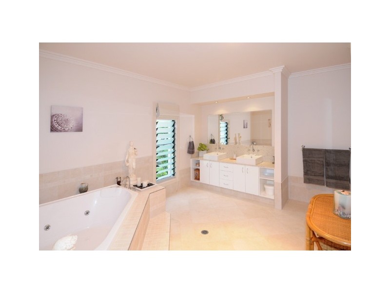 9 Whispering Pine Place, Gulmarrad NSW 2463