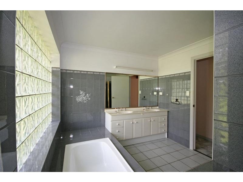 2 Jamefield Drive, Gulmarrad NSW 2463