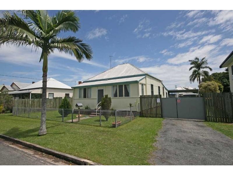 17 McLachlan Street, Maclean NSW 2463