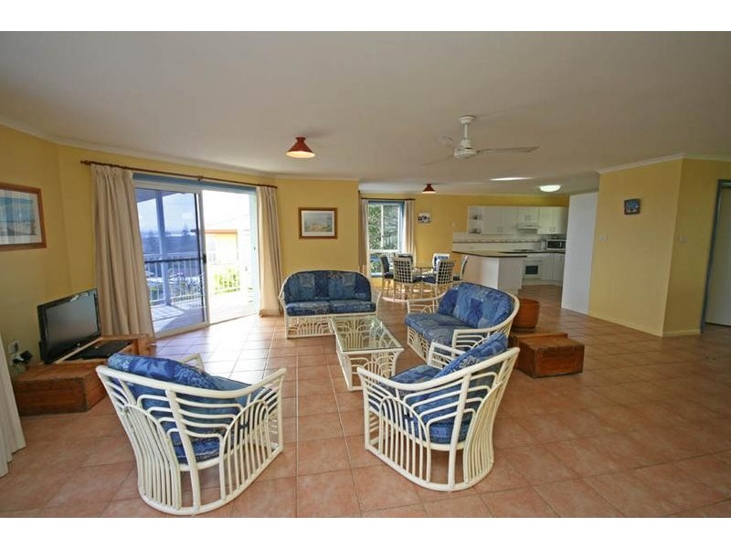 2/7 Convent Lane, Yamba NSW 2464