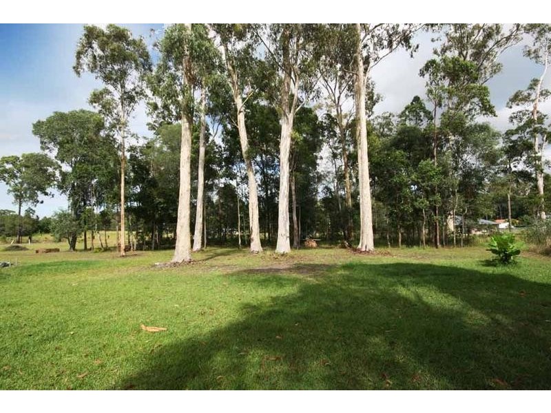 25 Ridgewood Drive, Woombah NSW 2469