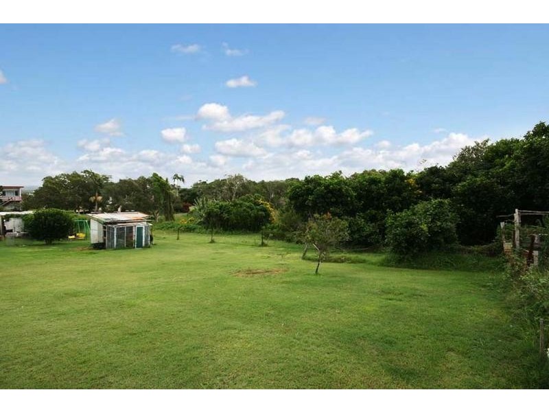 17 Pointsettia Crescent, Brooms Head NSW 2463