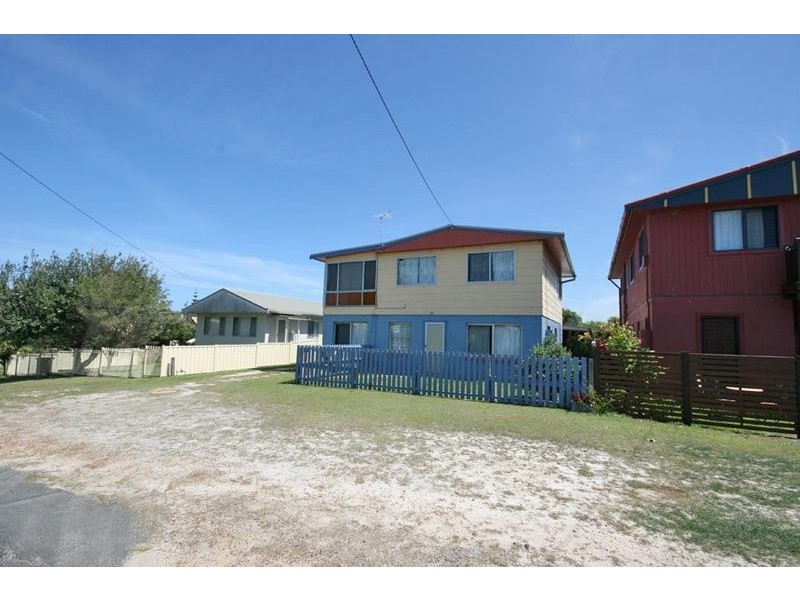 114 Ocean Road, Brooms Head NSW 2463