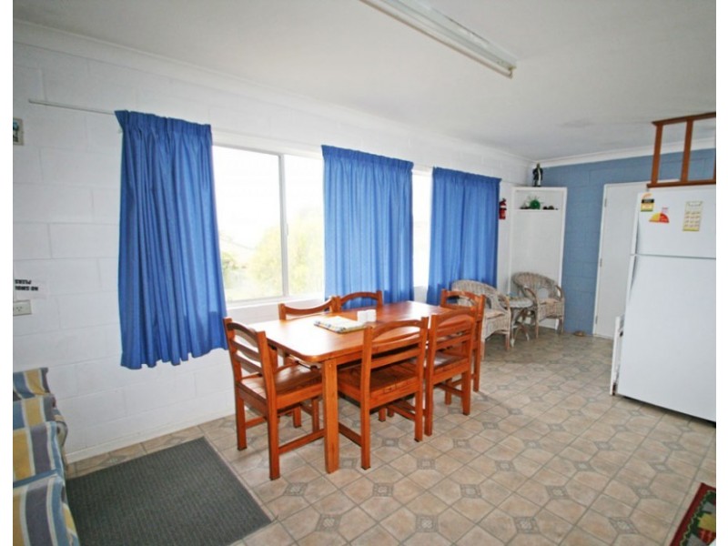 15 Honeysuckle Street, Brooms Head NSW 2463