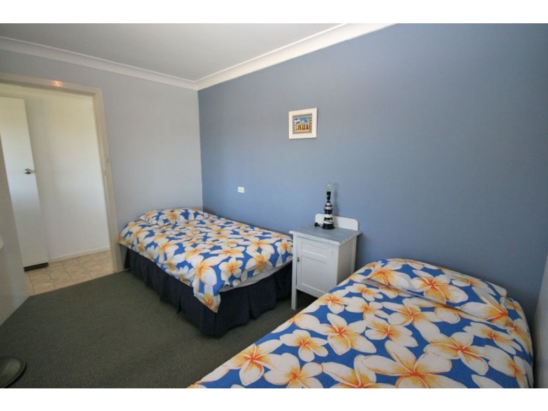 15 Honeysuckle Street, Brooms Head NSW 2463