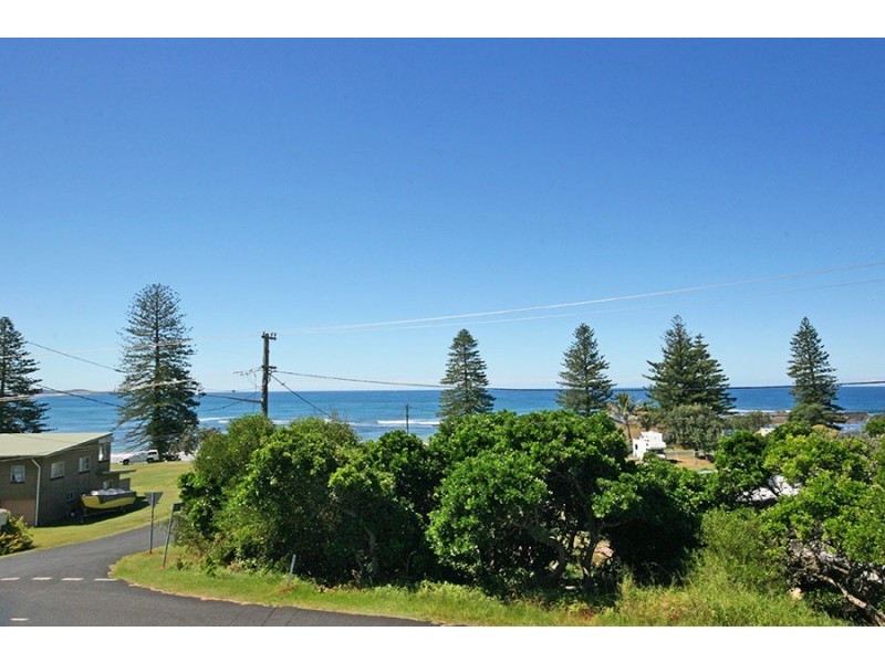 130 Ocean Road, Brooms Head NSW 2463