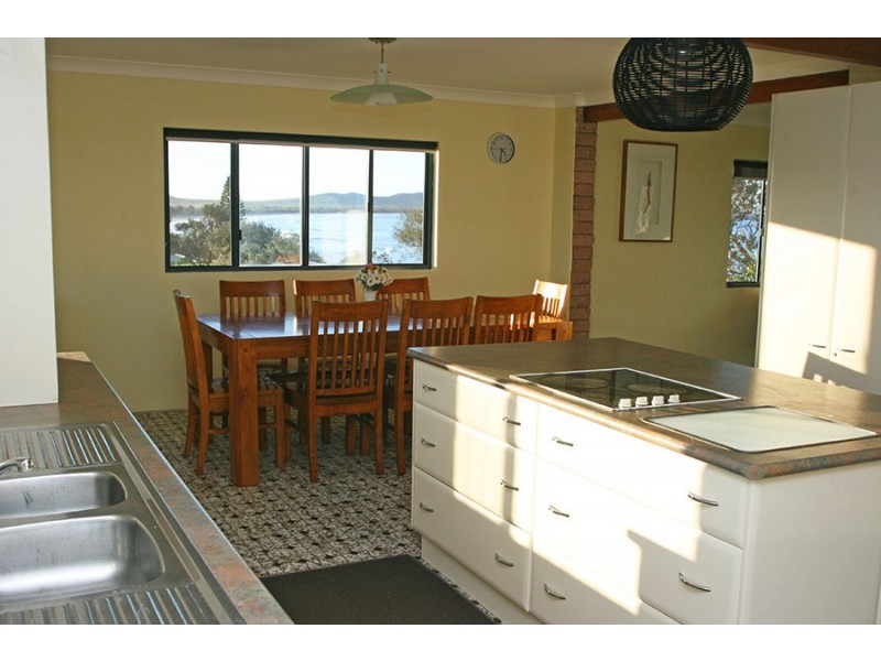 37 Ocean Road, Brooms Head NSW 2463