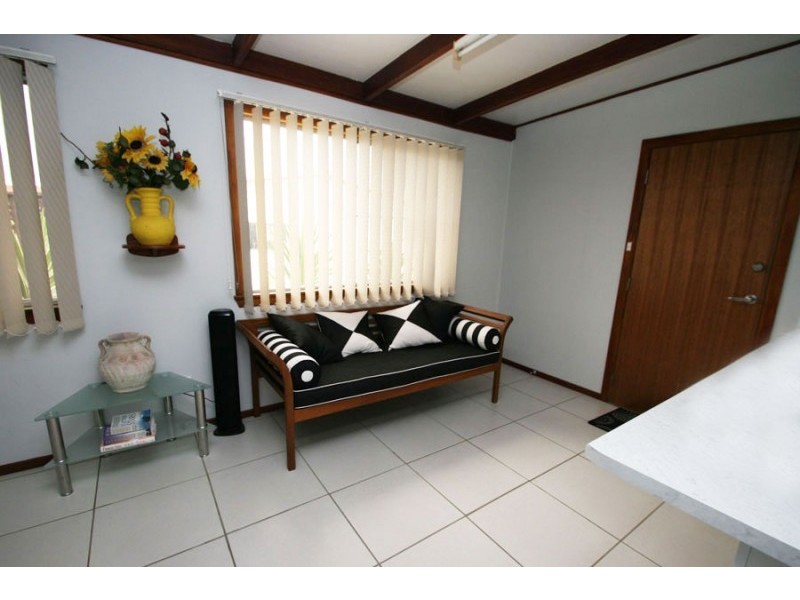 16 Honeysuckle Street, Brooms Head NSW 2463