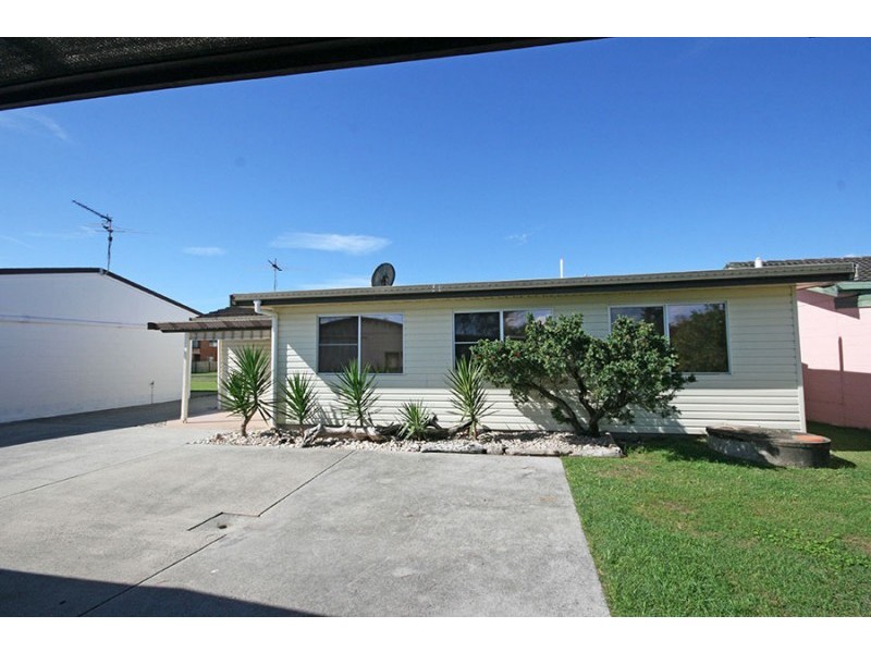16 Honeysuckle Street, Brooms Head NSW 2463