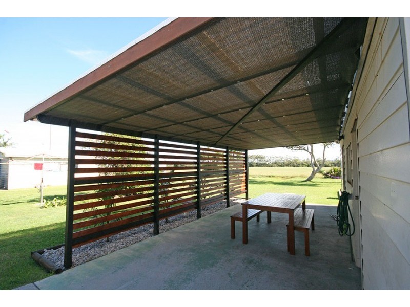 16 Honeysuckle Street, Brooms Head NSW 2463